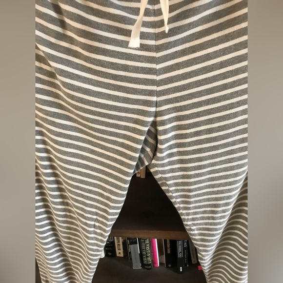 EUC J. Crew Dreamy Grey and White Striped Jogger Lounge Pant with Drawstring M - Picture 6 of 12